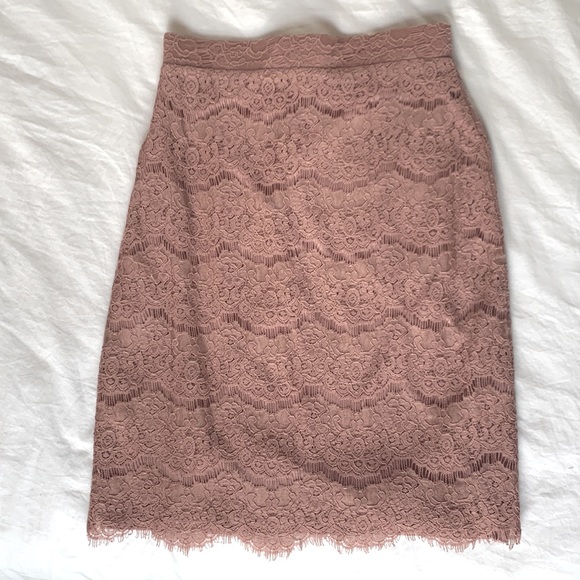 Elegant Eyelash Lace Skirt - Picture 2 of 5